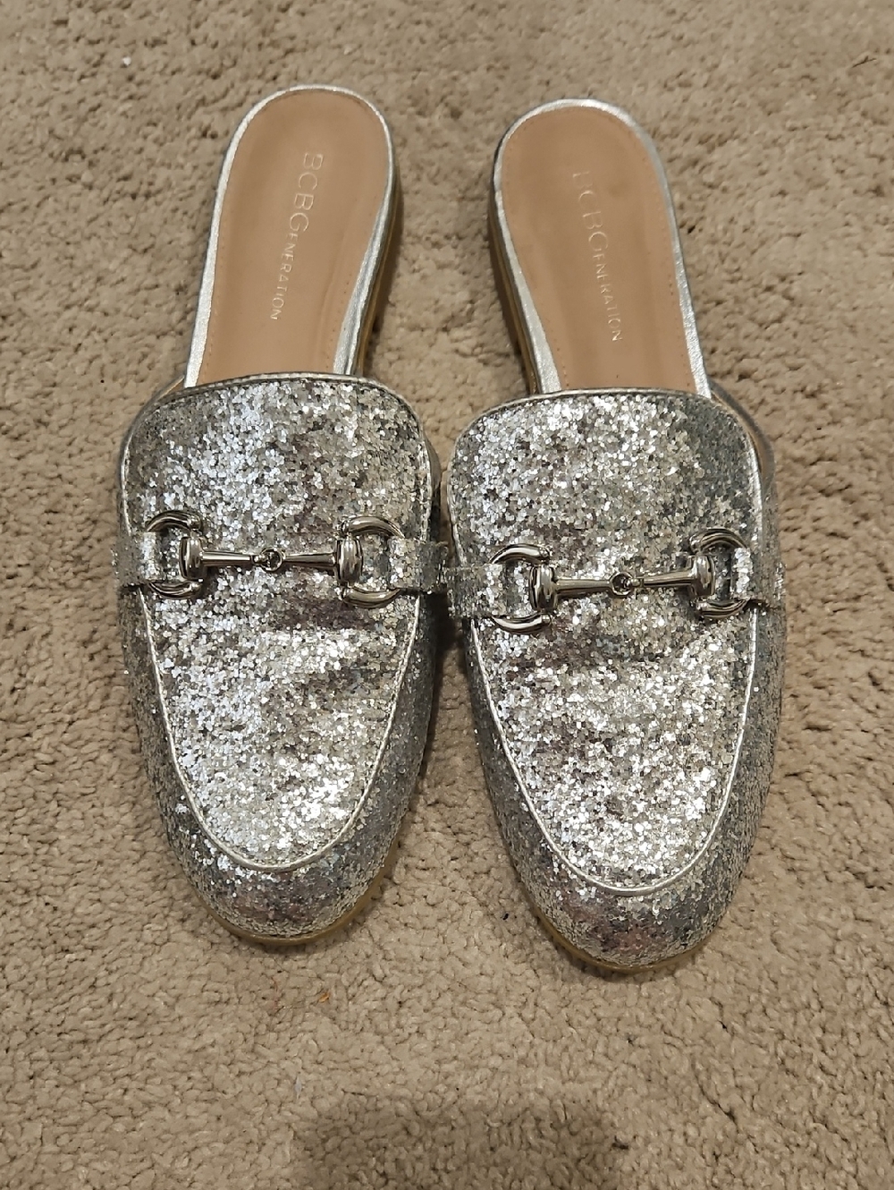 LIKE NEW BCBG Generation Silver Glitter Horsebit Mule Slippers Size 8